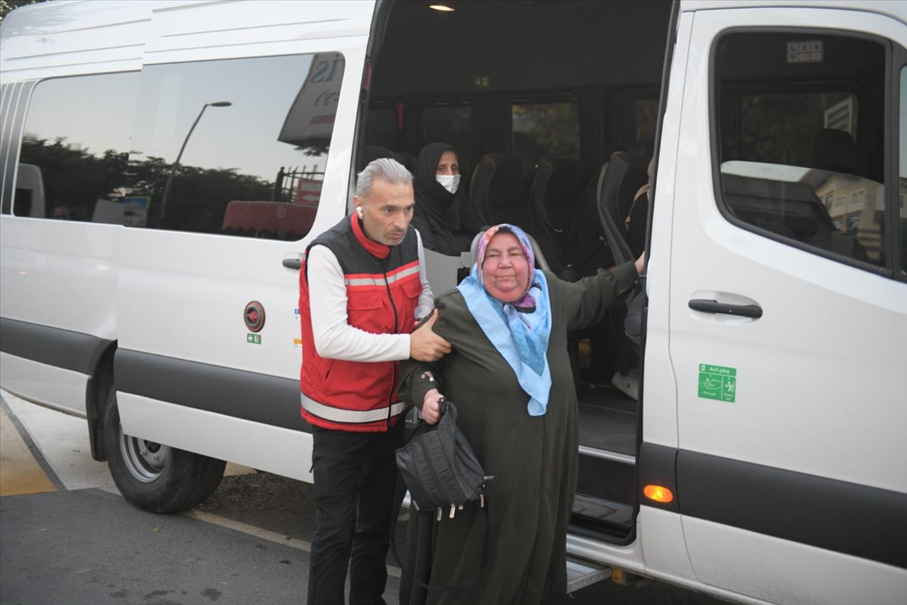 Esenyurt Belediyesi Sağlık Hizmetleri ile Vatandaşların Yanında...