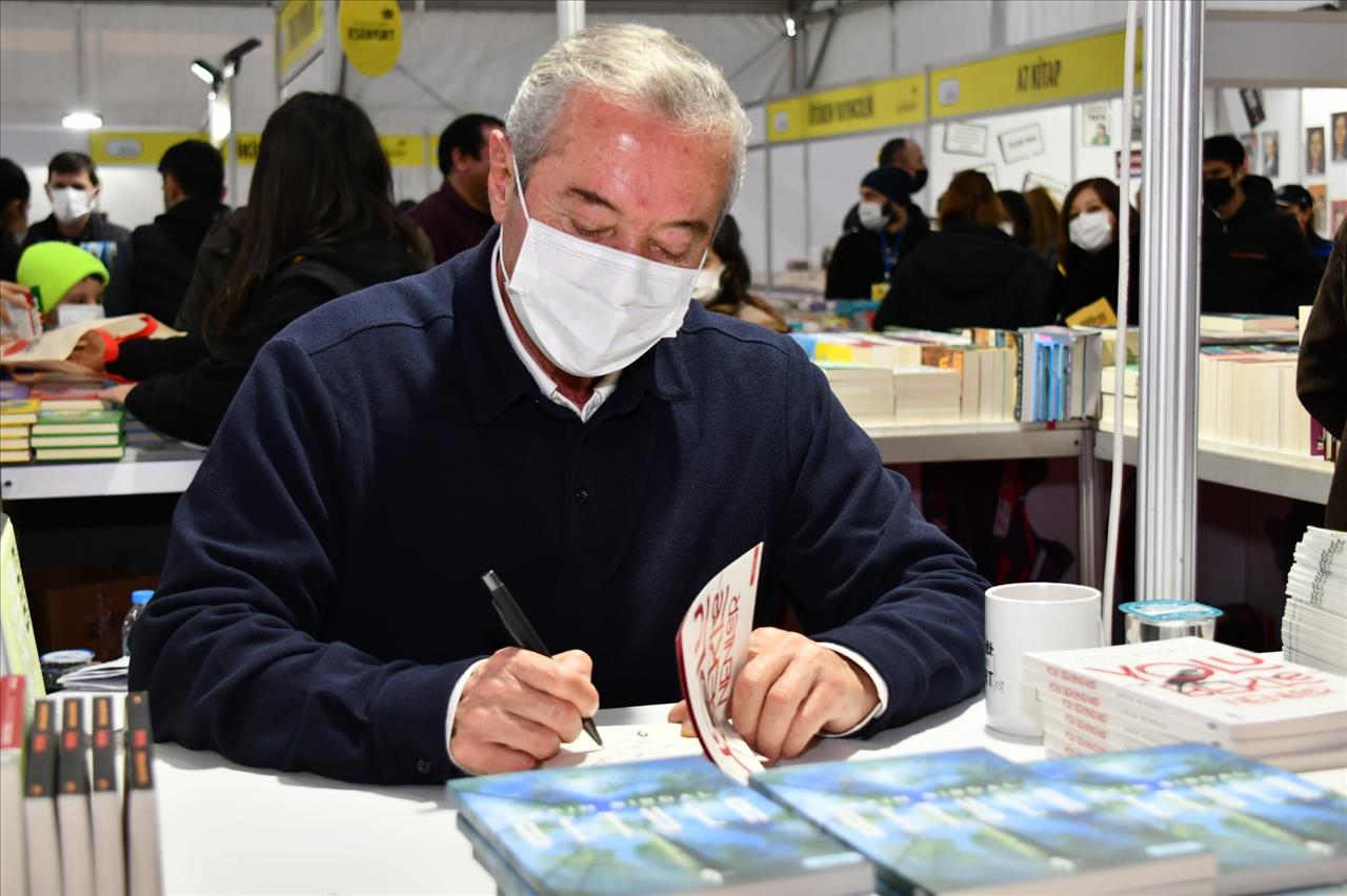 Esenyurt Edebiyat Ve Sanat Festivali 2. Gününde