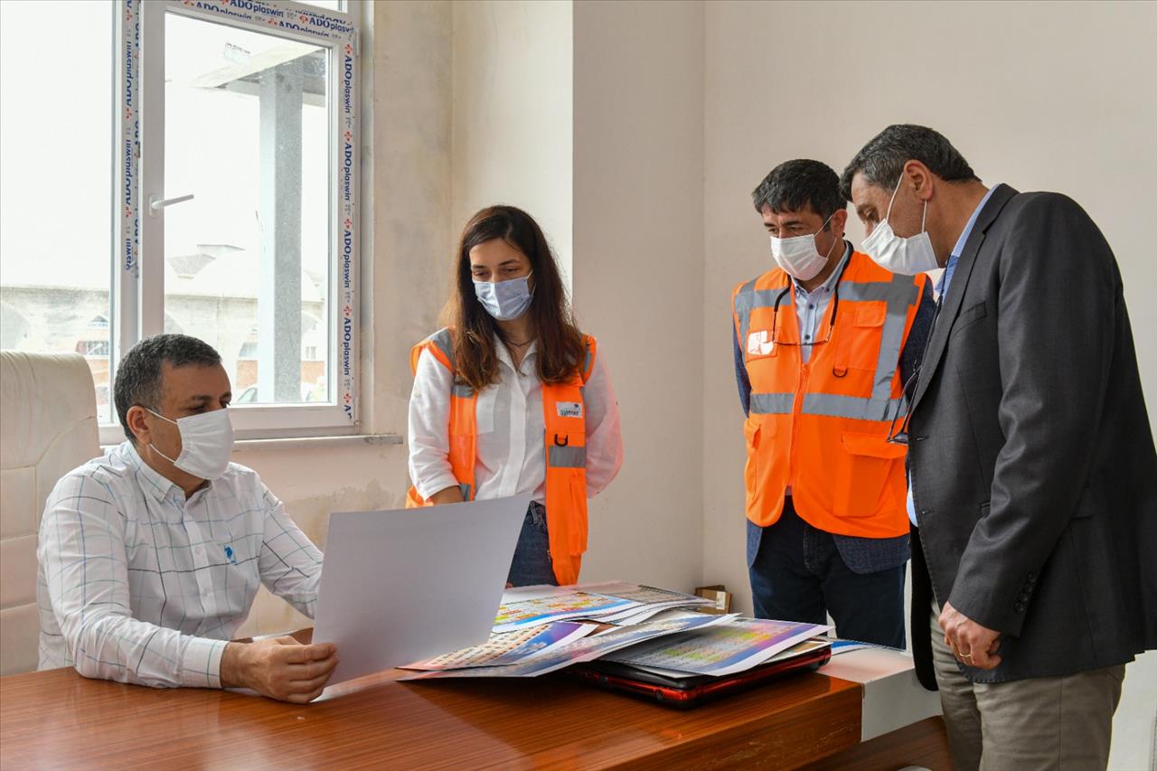 Başkan Bozkurt, Yeniden Düzenlenen Termal Tesisi Ve Okul Yapım Çalışmalarını Yerinde İnceledi