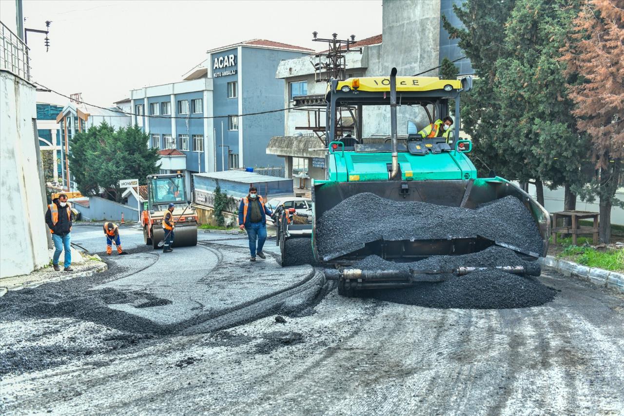 Esenyurt Belediyesi Yolları Yenilemeye Devam Ediyor