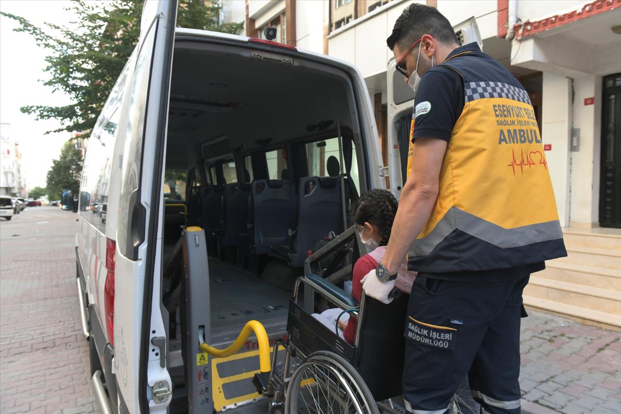 Esenyurt’ta Ameliyat Olan Öğrenci, Hasta Nakil Aracıyla Sınava Götürüldü