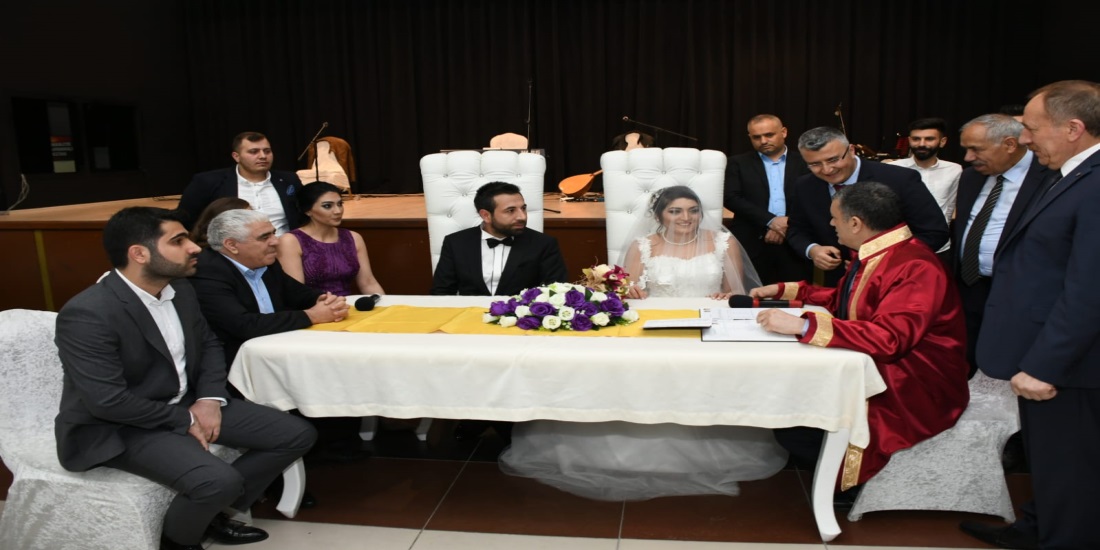 Başkan Bozkurt’tan ilk nikah