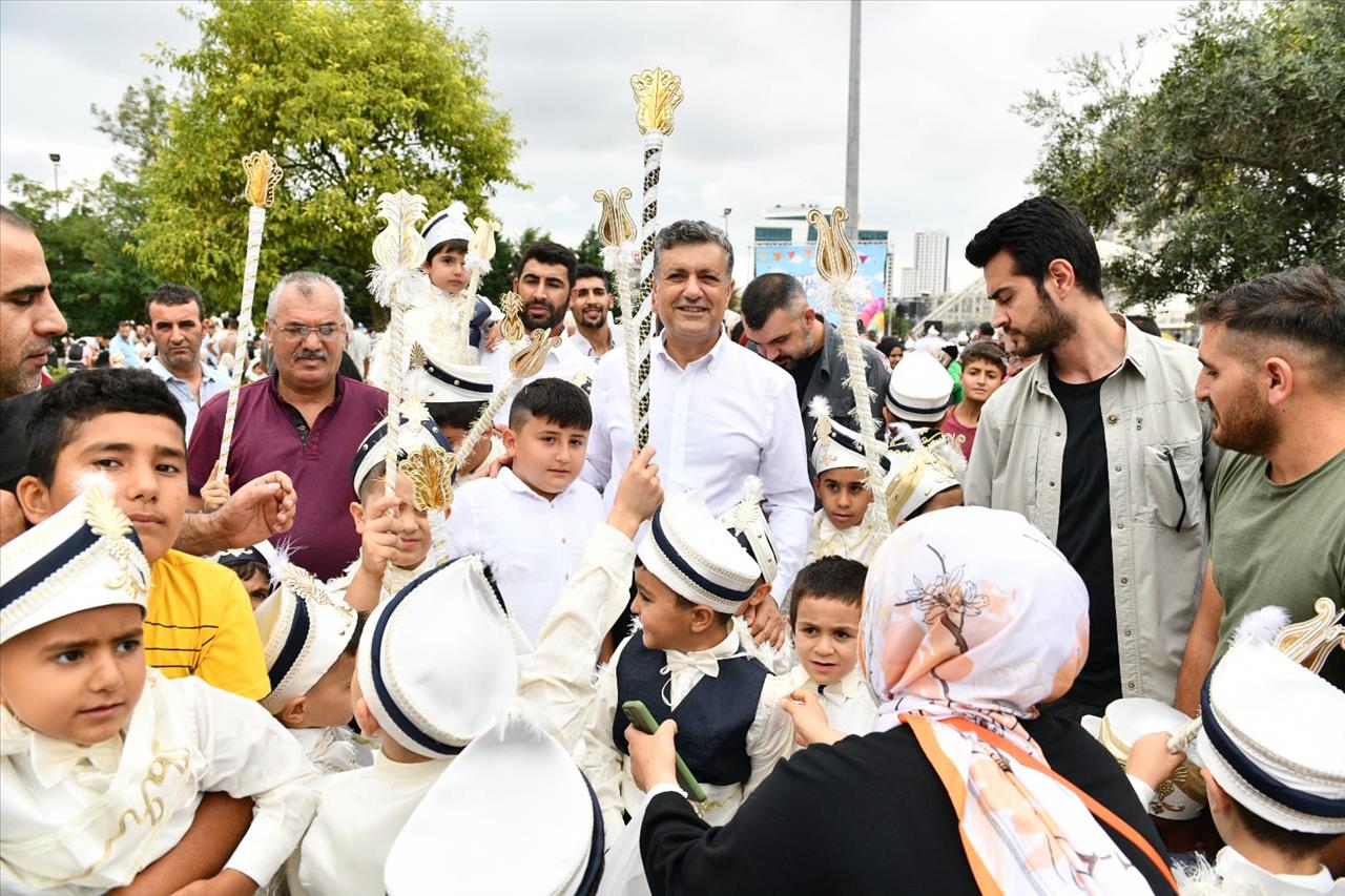 Esenyurt’ta Sünnet Şöleni