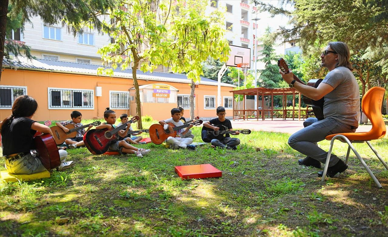 Esenyurtlu Çocuklar, Kültür Akademisi İle Gelişiyor Ve Sosyalleşiyor