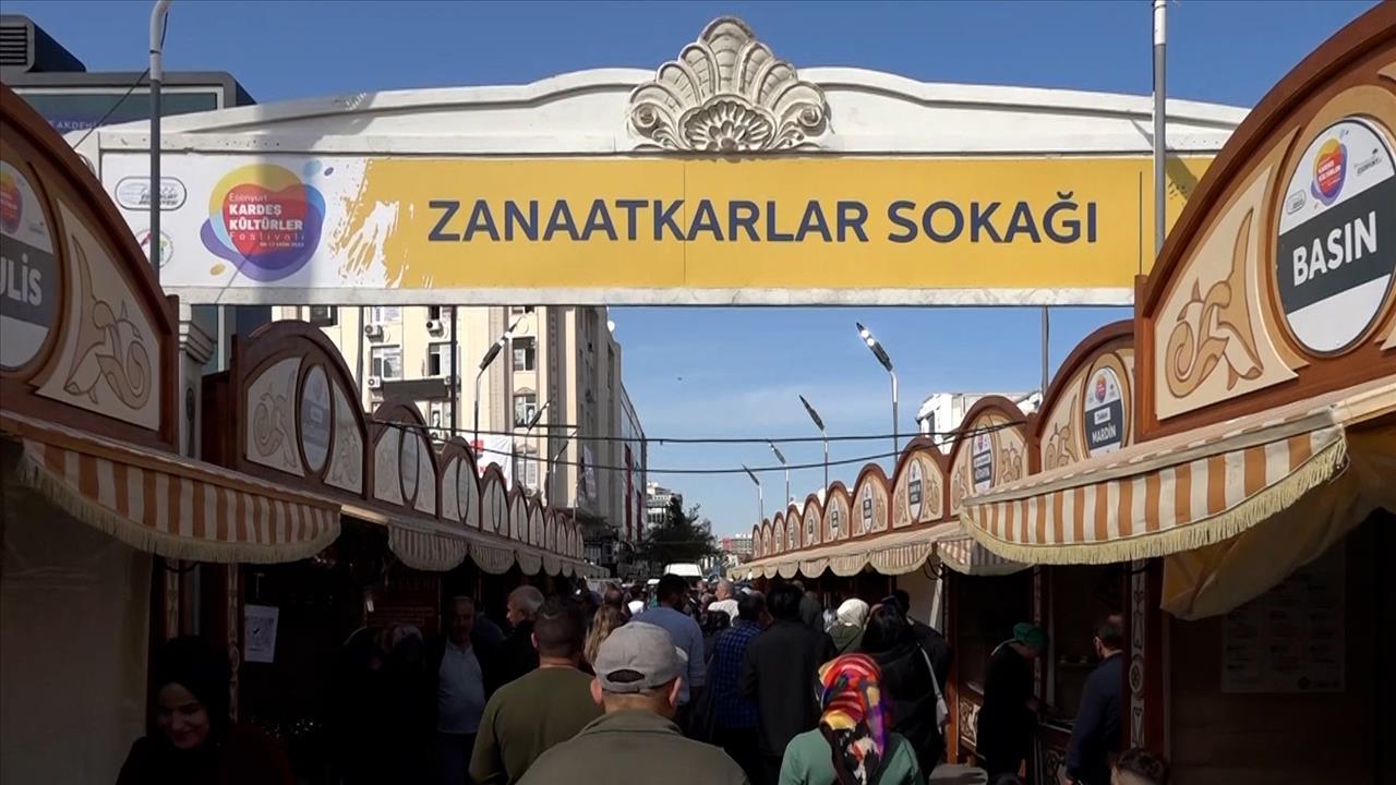 Unutulmaya Yüz Tutmuş Eserler Zanaatkârlar Sokağında