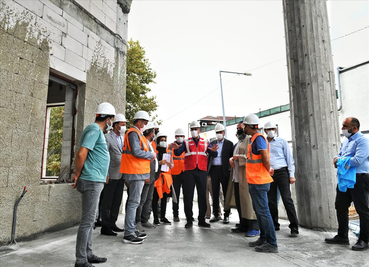 Başkan Bozkurt, Yapımı Devam Eden Cami İnşaatını İnceledi