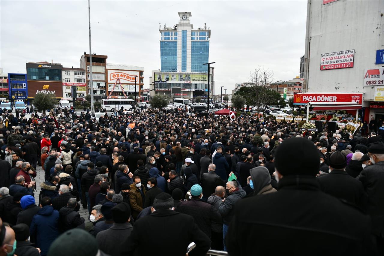 Esenyurtlular Kahraman’ı Son Yolculuğuna Uğurladı