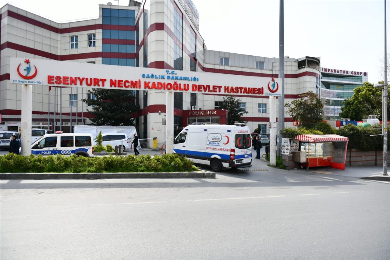 Esenyurt Belediyesi Hasta Nakil Ambulansı Hizmetine Devam Ediyor