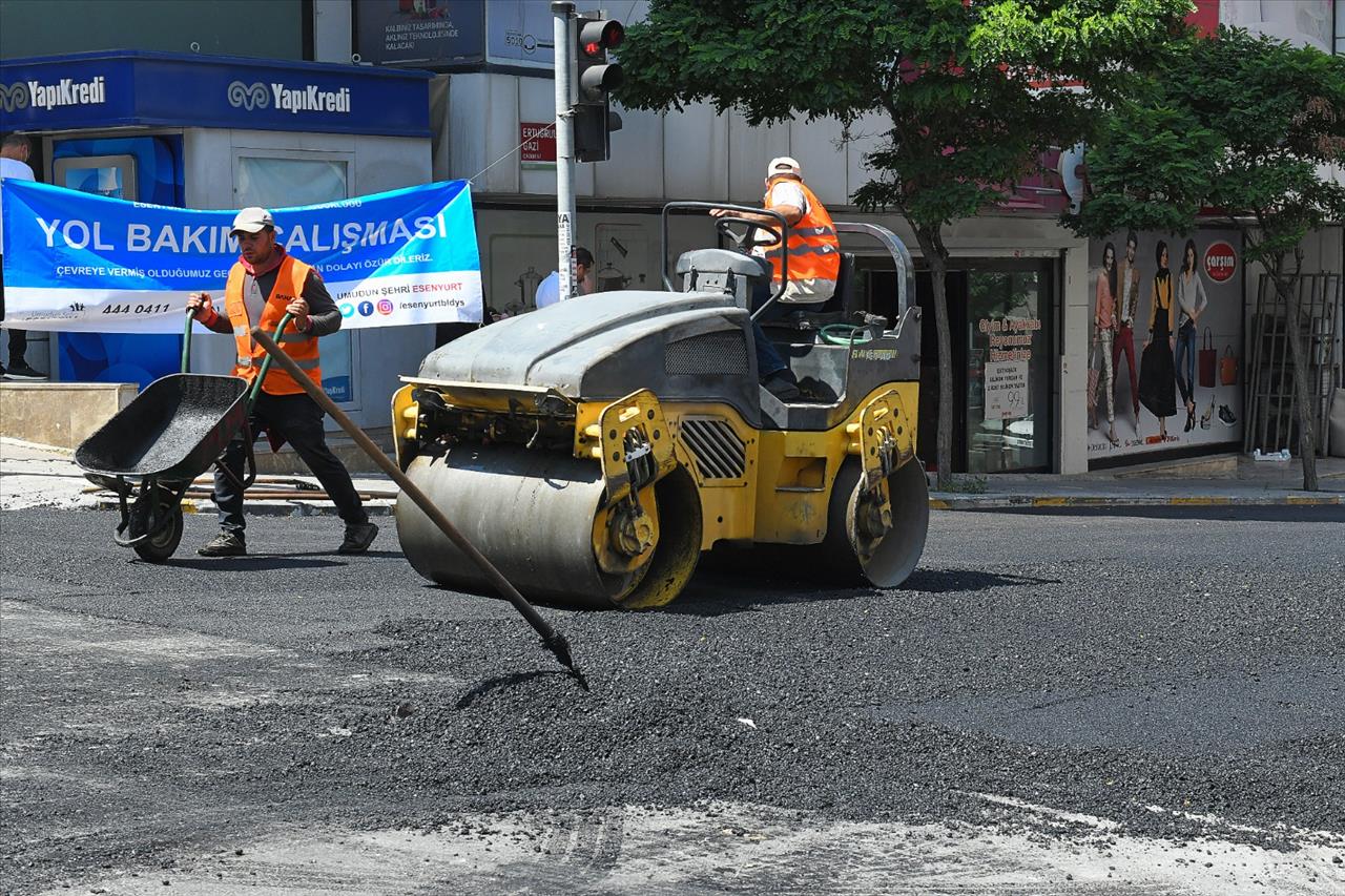 Esenyurt’ta Asfalt Çalışmaları Devam Ediyor