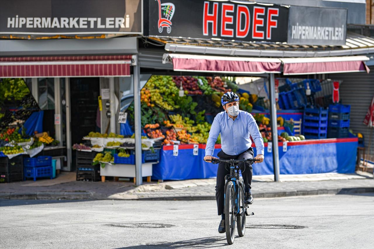 Koronavirüsü Atlattı, İkinci Gün Belediyeye Bisikletle Geldi