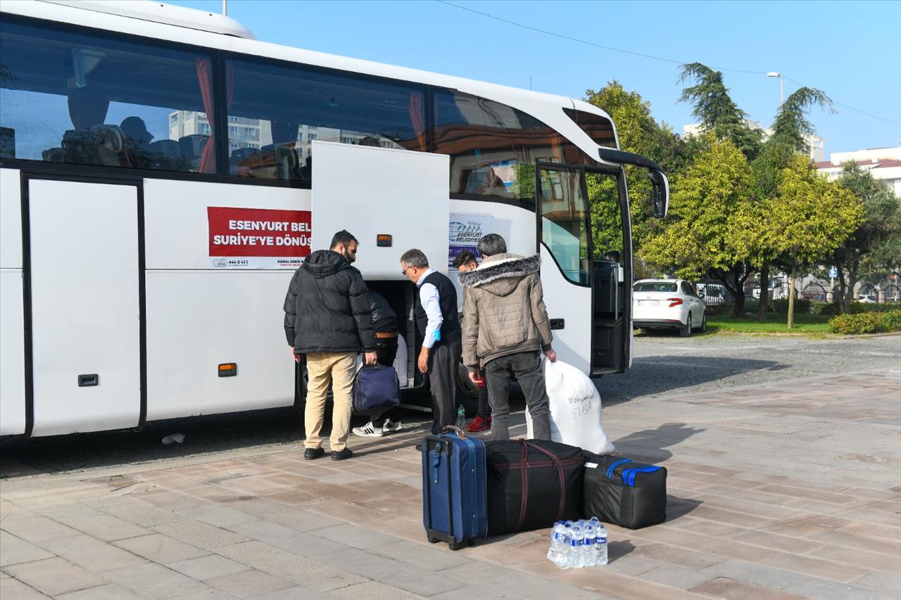 Esenyurt Belediyesi, Ülkelerine Dönmek İsteyen Suriyelileri Sınıra Gönderdi