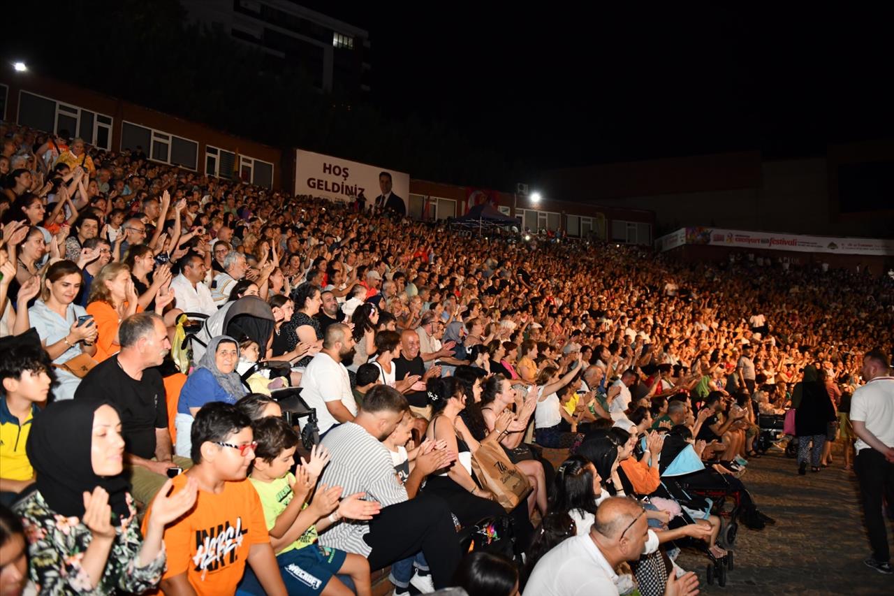 Anadolu Ateşi Esenyurt’ta Sahne Aldı