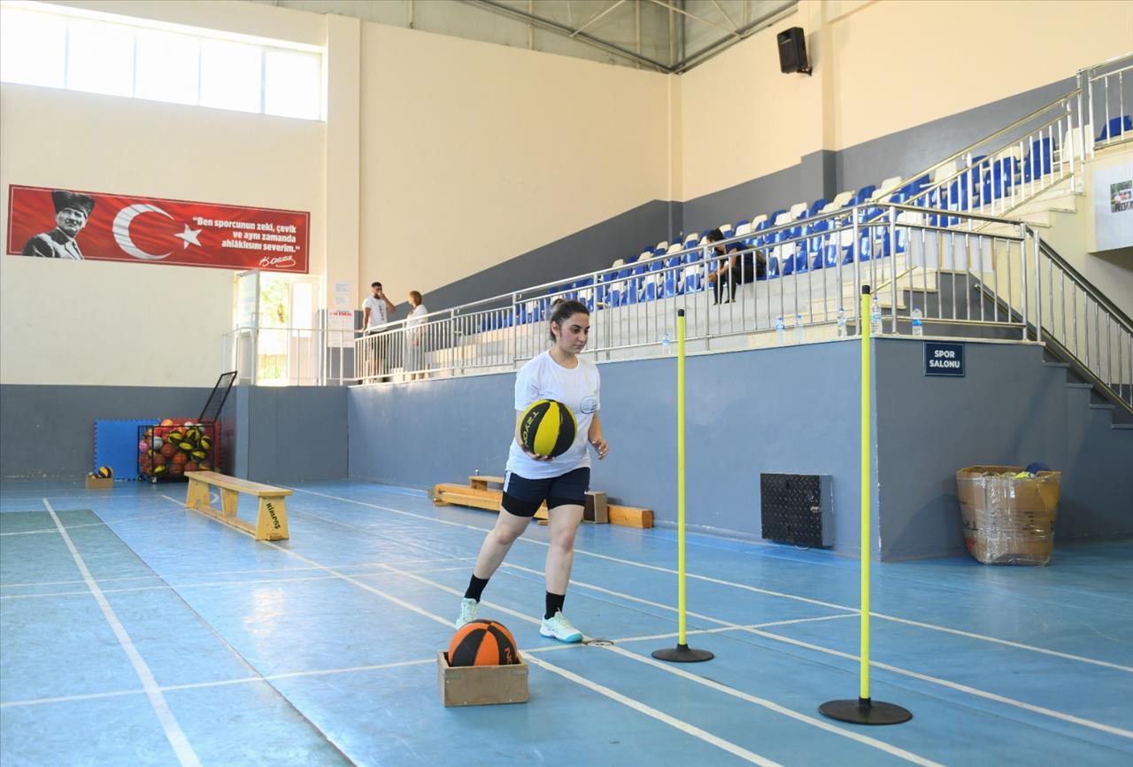 Esenyurt Belediyesi Spor Akademisi’nden Yüzde Yüz Başarı!