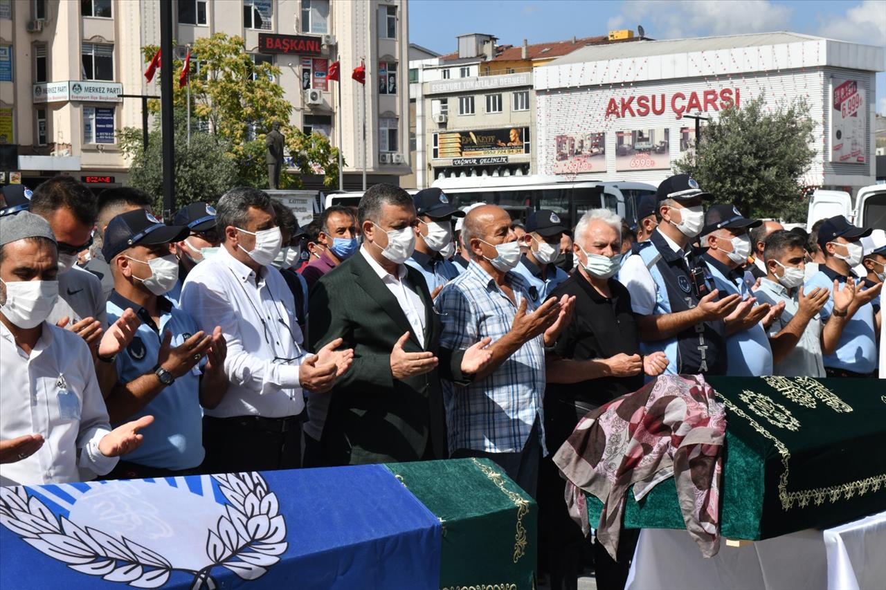 Sele Kapılarak Hayatını Kaybeden Özdemir Ailesi Son Yolculuğuna Uğurlandı