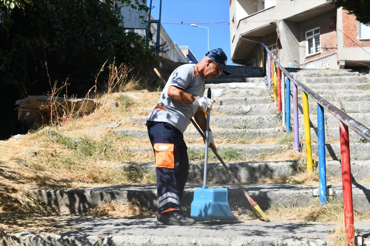 Esenyurt’ta Temizlik Seferberliği Devam Ediyor