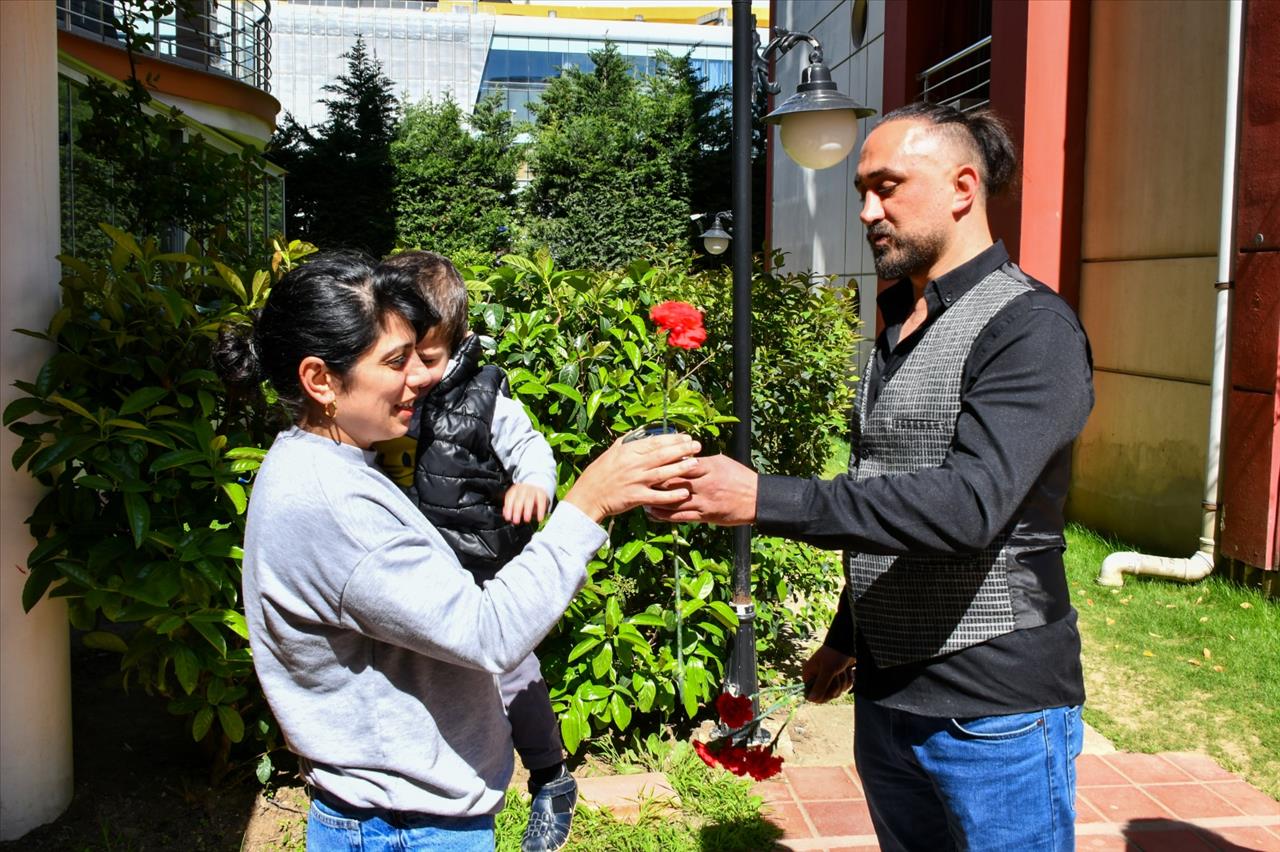 Esenyurt Belediyesi, Patili Dostlarımızın Annelerini Unutmadı