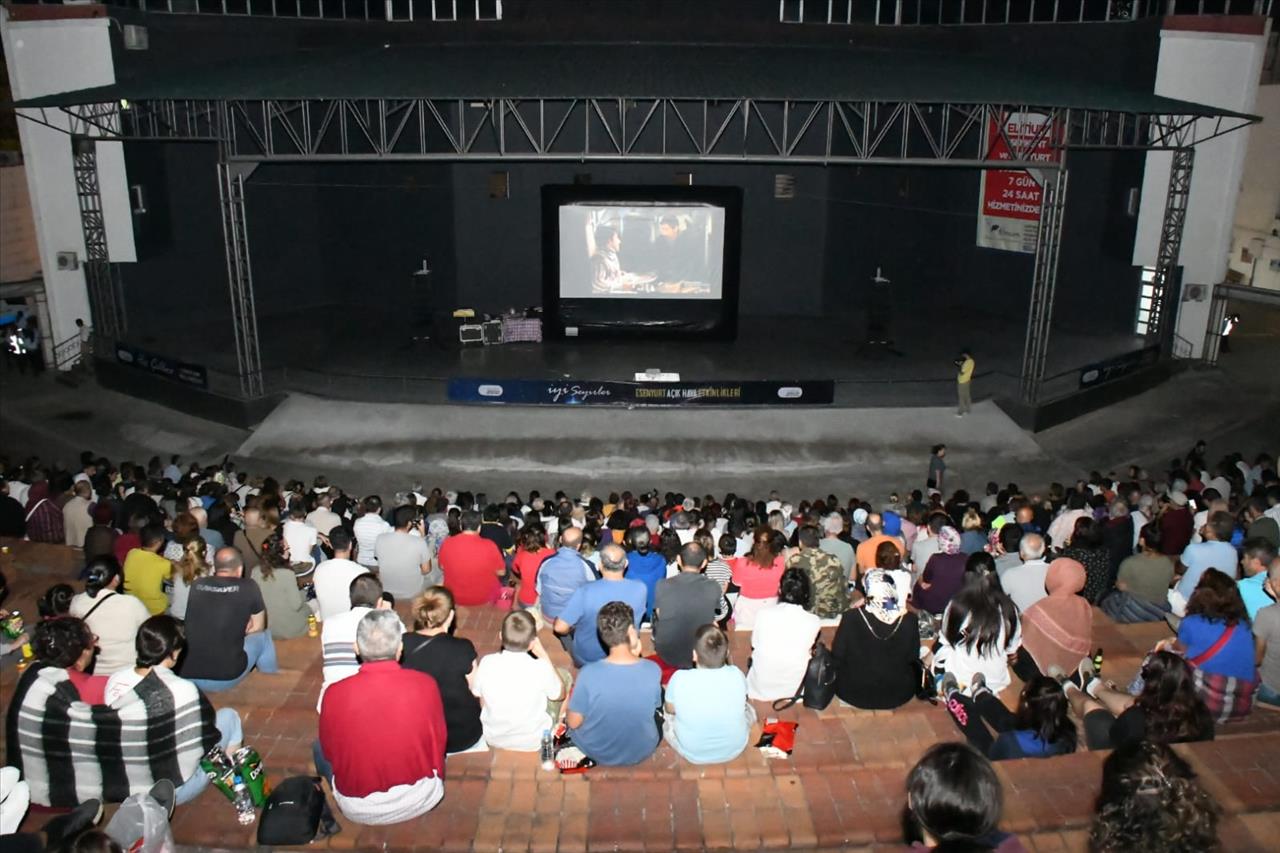 Esenyurt’ta Açık Hava Sinema Günleri