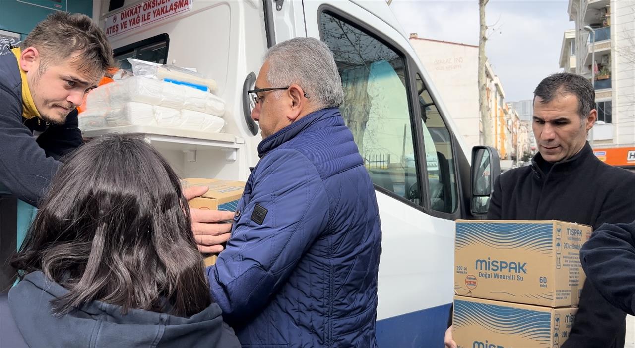 Ambulanslar Depremzeleder İçin Esenyurt’tan Yola Çıktı