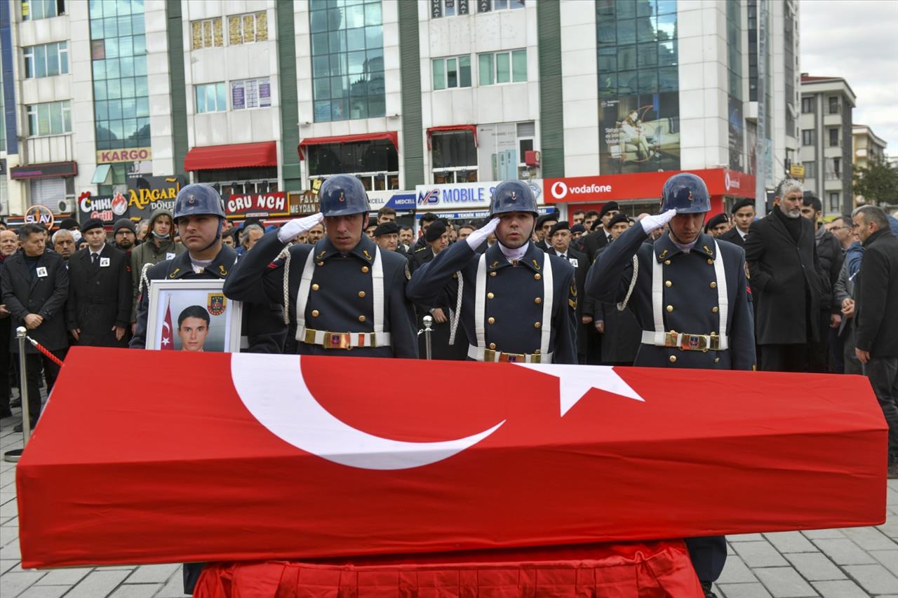 Esenyurt Deprem Şehidini Uğurladı