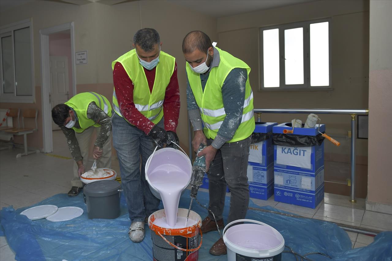 Esenyurt Belediyesi Muhtarlık Binaları Ve Sağlık Ocaklarının Tadilatlarını Yapıyor