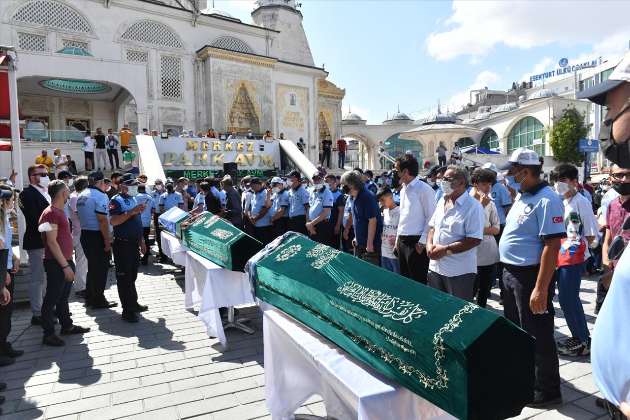 Sele Kapılarak Hayatını Kaybeden Özdemir Ailesi Son Yolculuğuna Uğurlandı