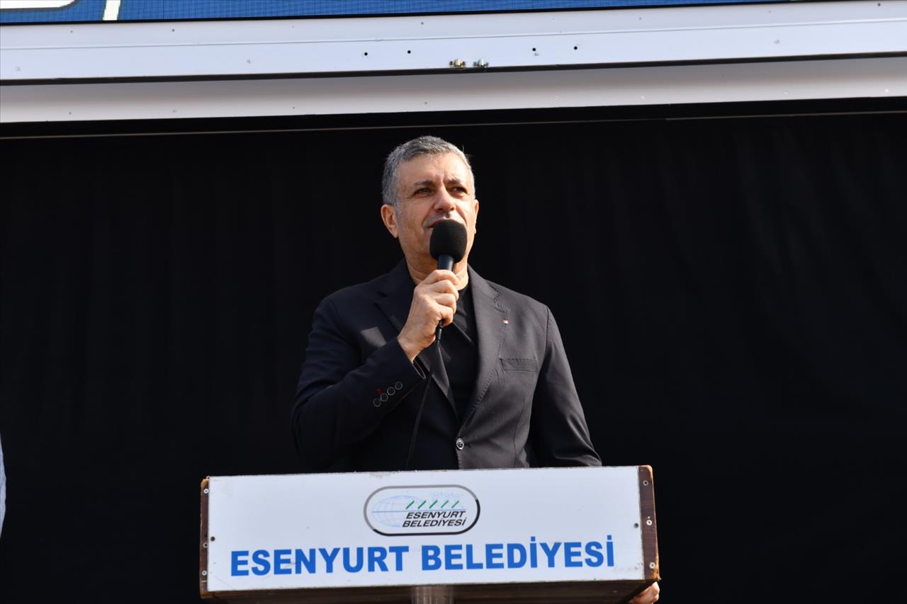 Esenyurtlu Minikler Sünnet Şöleninde Gönüllerince Eğlendi