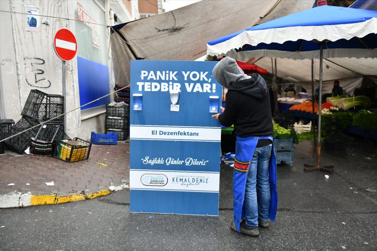 Esenyurt'ta Pazarlara El Dezenfektan Üniteleri Kuruldu