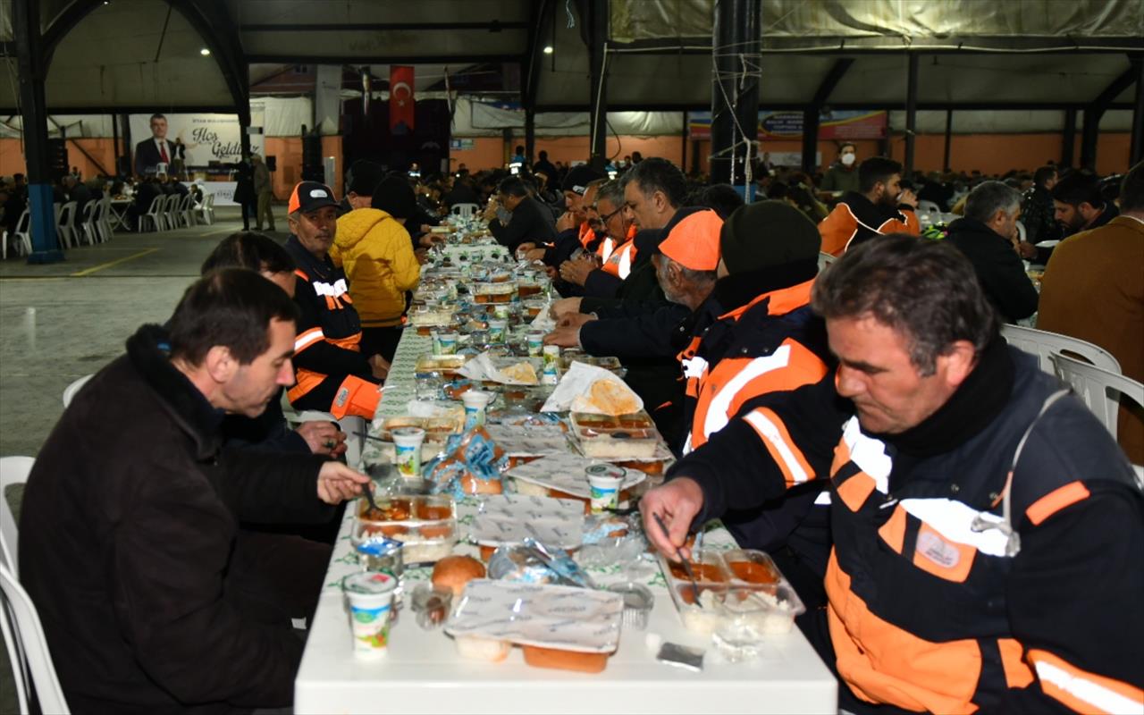 Başkan Bozkurt Çalışma Arkadaşlarıyla Ramazan Sofrasında Bir Araya Geldi