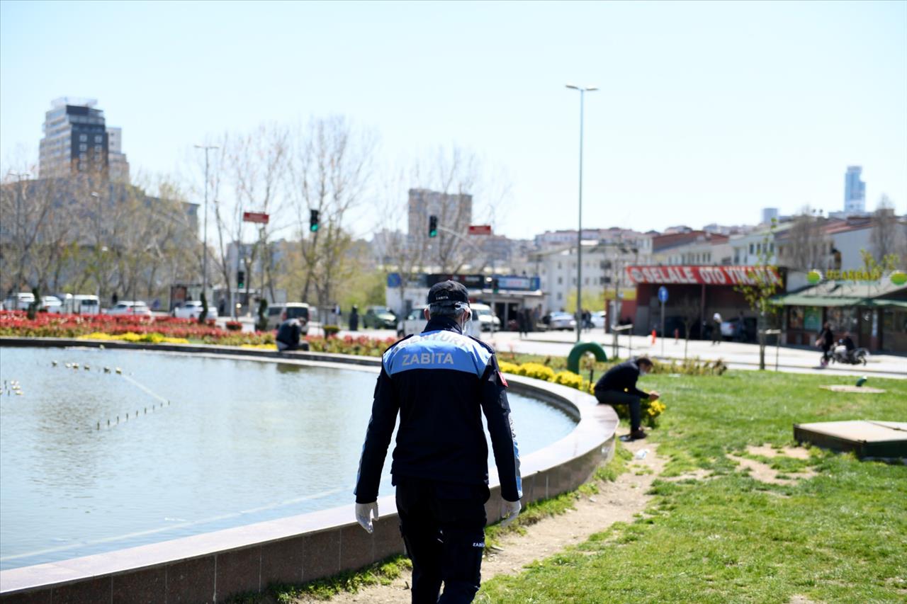 Esenyurt'ta Park ve Bahçe Alanlarında Toplanmaya Karşı Sulama Sistemleri Açıldı