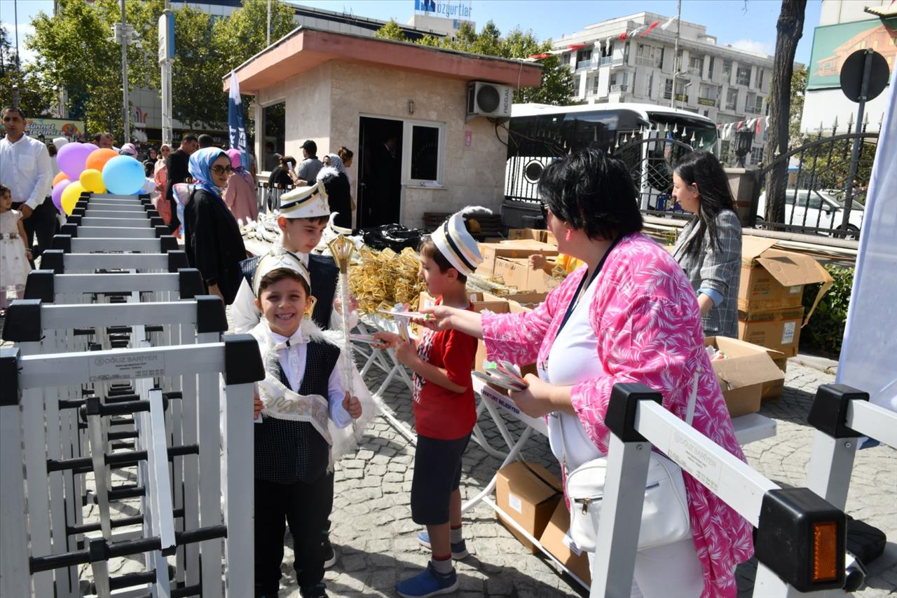 Esenyurtlu Minikler Sünnet Şöleninde Gönüllerince Eğlendi