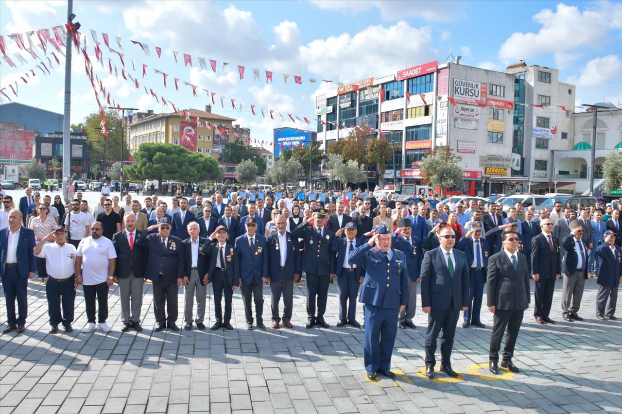 Esenyurt’ta Gaziler Günü Anmasında Duygu Dolu Anlar