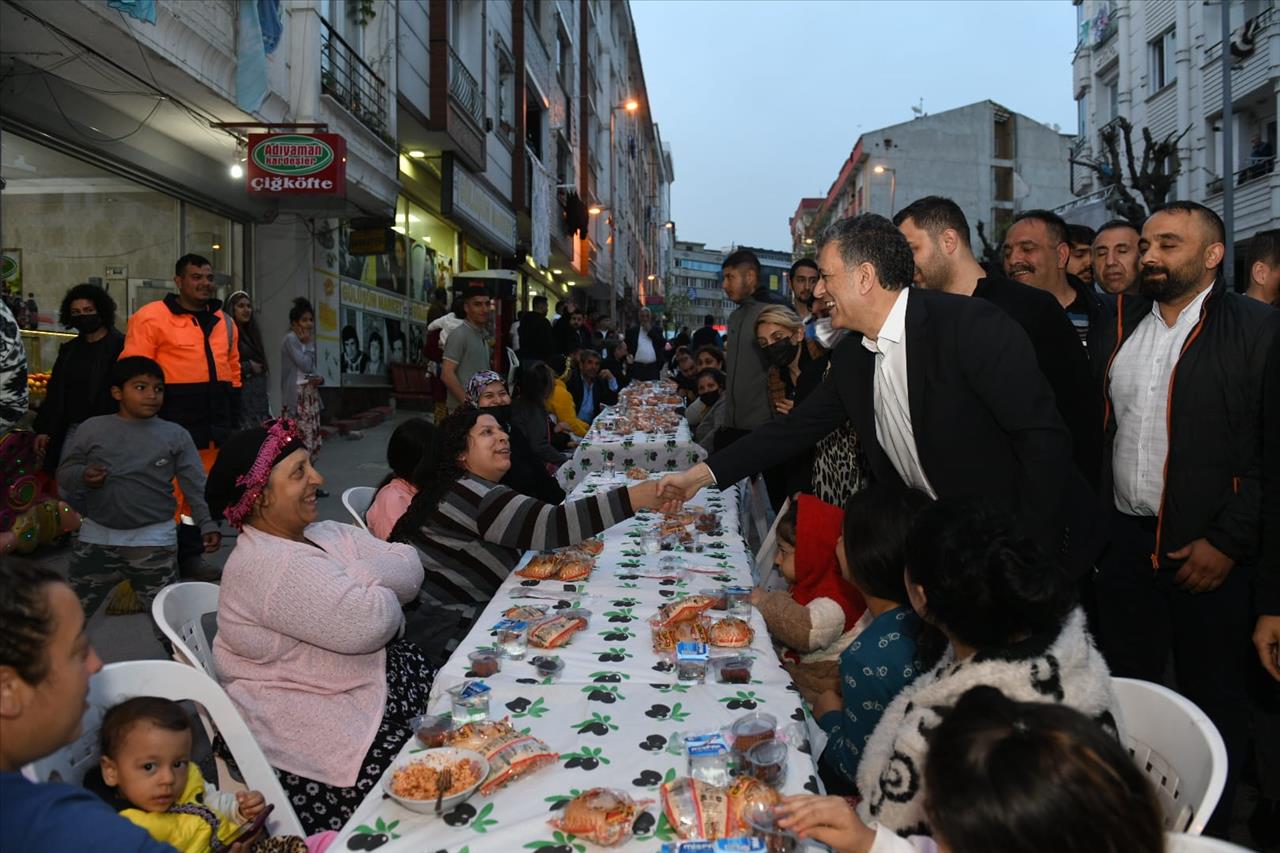 Başkan Bozkurt, Roman Vatandaşlarla İftarda Buluştu