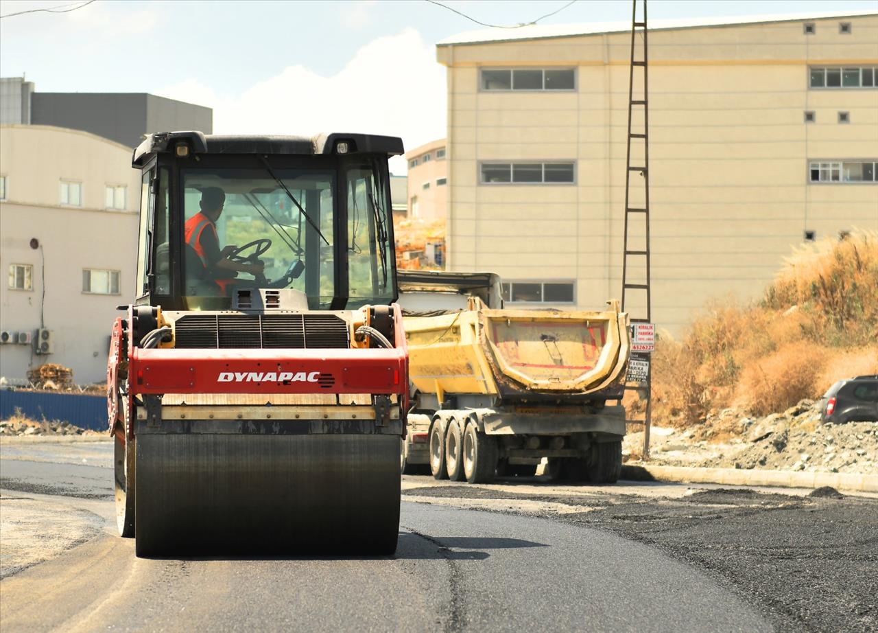 Esenyurt’un Yolları Yenileniyor