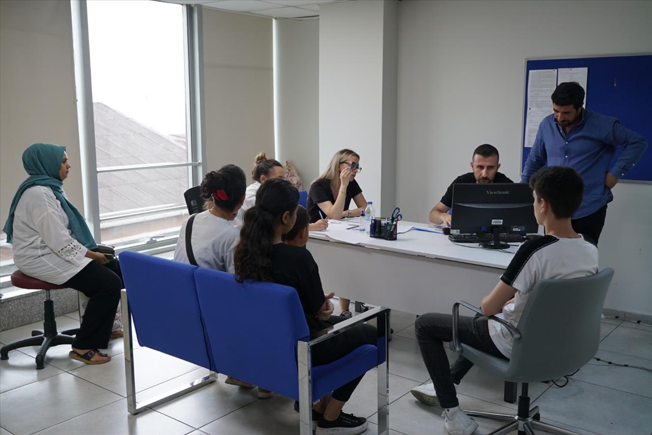 Esenyurt Belediyesi’nden Lise Adaylarına Tercih Desteği