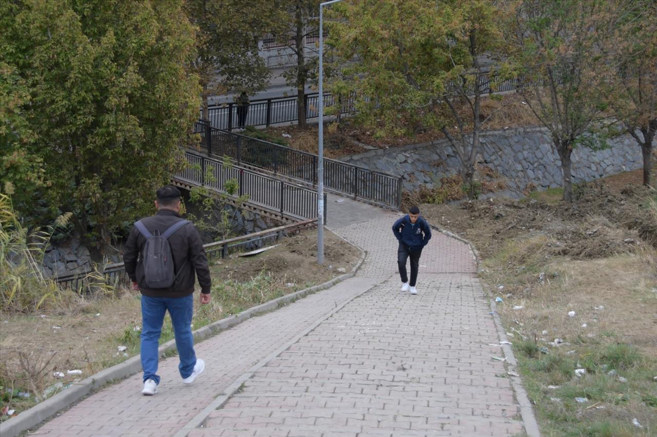 Çocukların Okul Yolu Köprüsüne Esenyurt Belediyesi’nden Kalıcı Çözüm