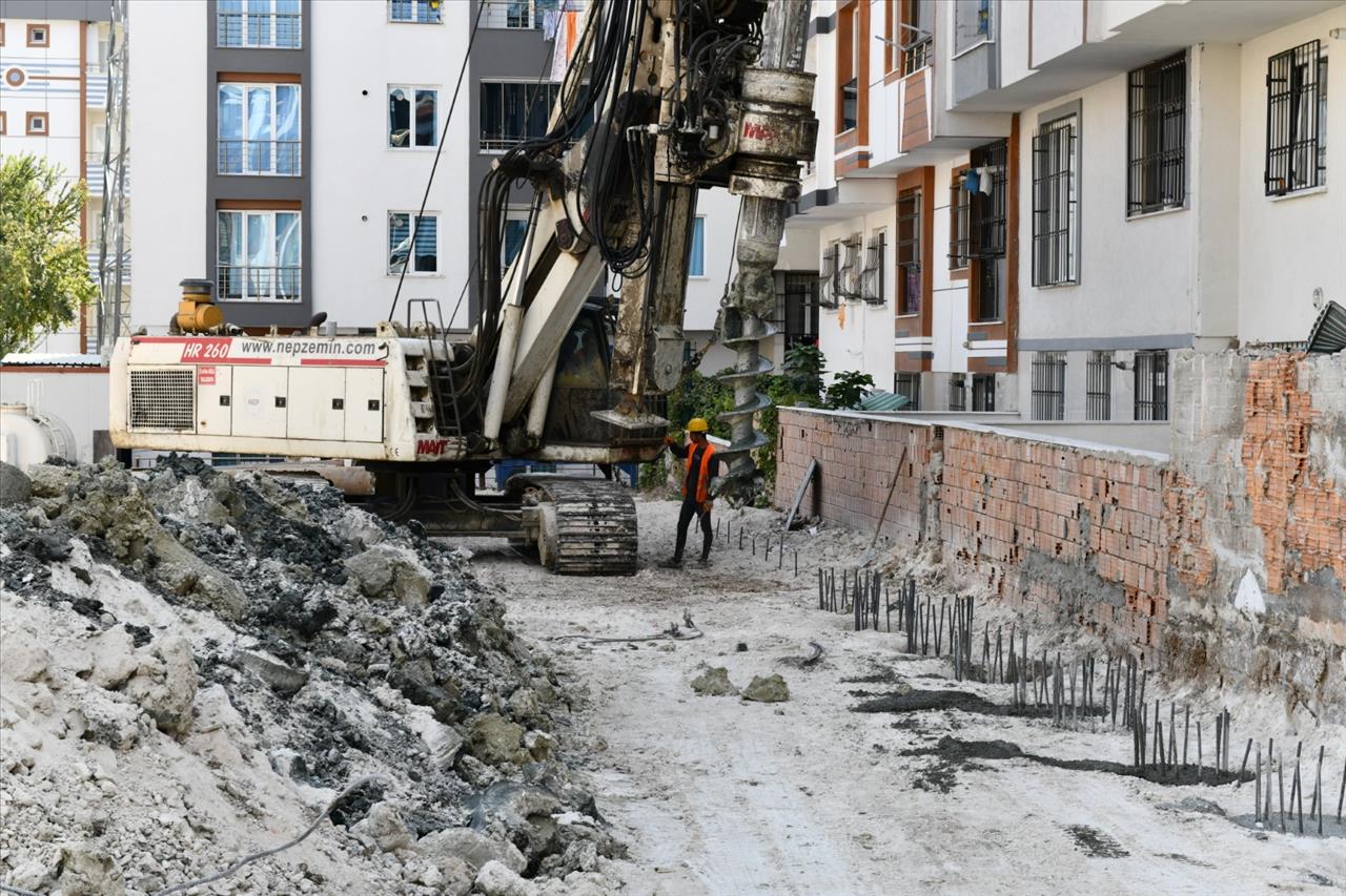 Başkan Bozkurt Mahalle Konağı Projelerini Hayata Geçiriyor