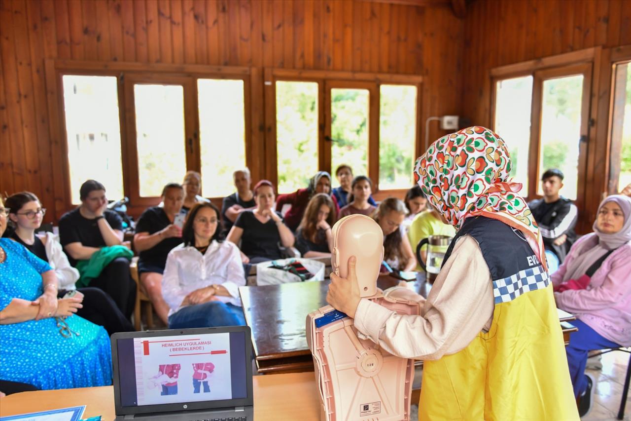 Esenyurtlular İlk Yardım Eğitimleriyle Bilinçleniyor