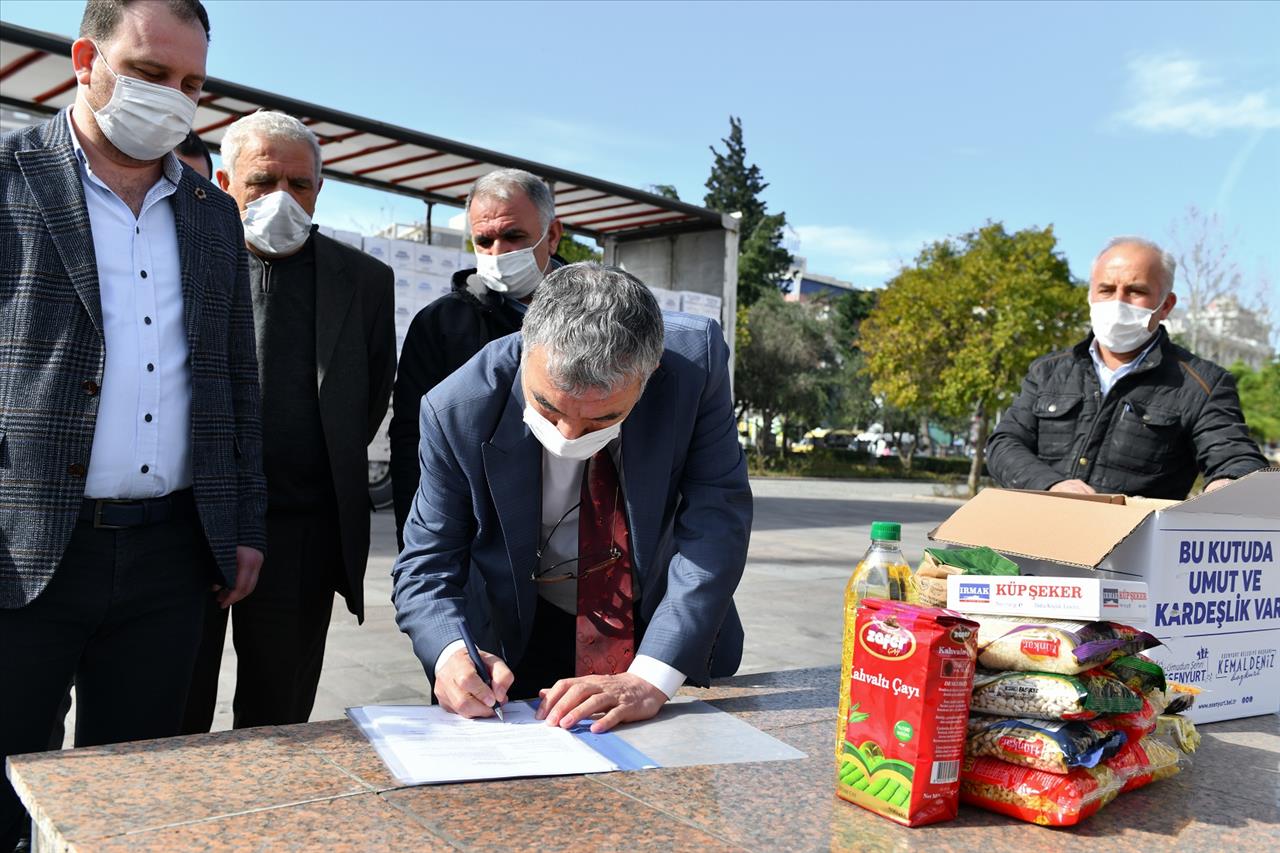 Esenyurt Belediyesi, İhtiyaç Sahipleri İçin Dayanışmayı Sürdürüyor