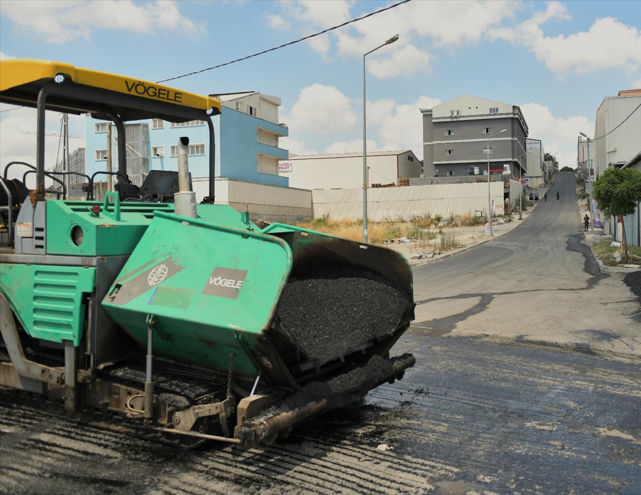 Esenyurt’un Yolları Yenileniyor