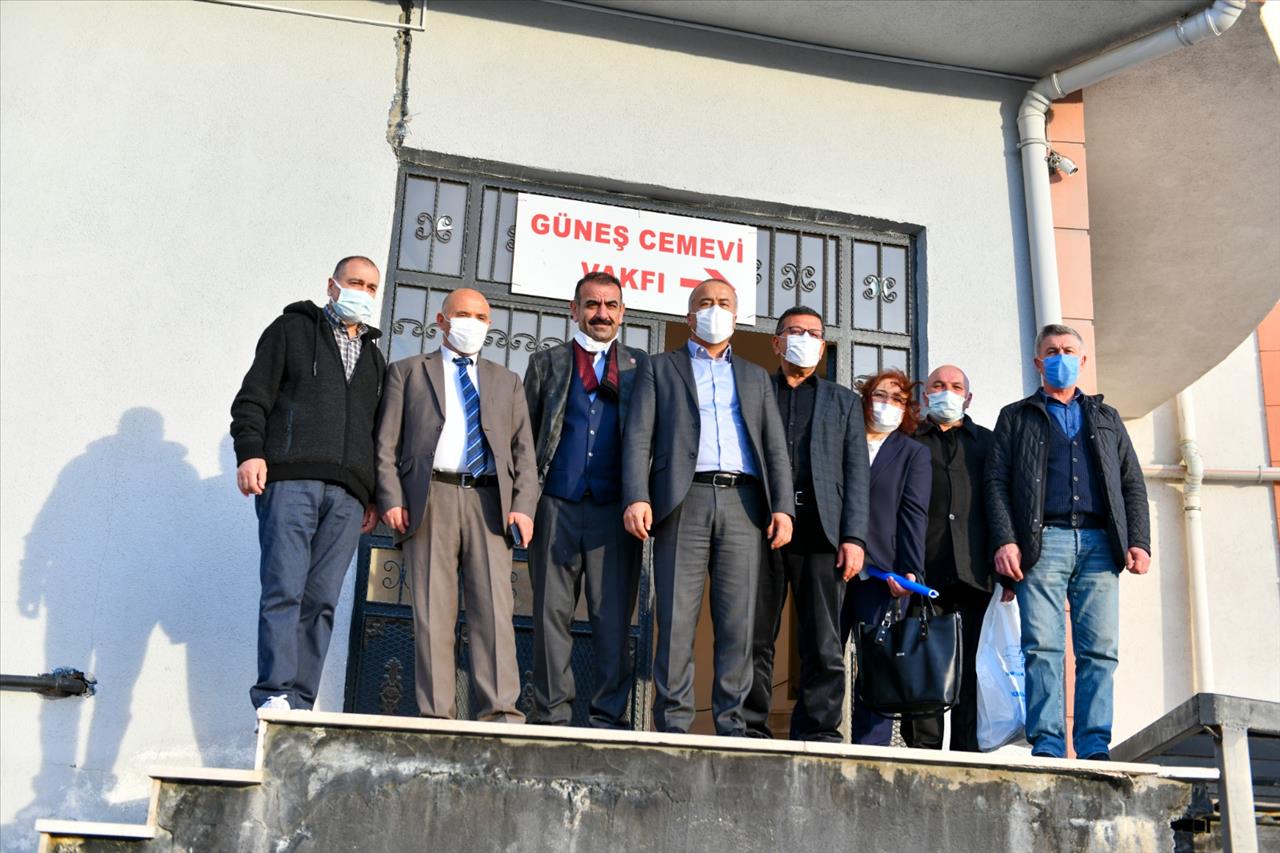 Başkan Yardımcıları Ve Meclis Üyelerinden Cemevlerini Ziyaret 