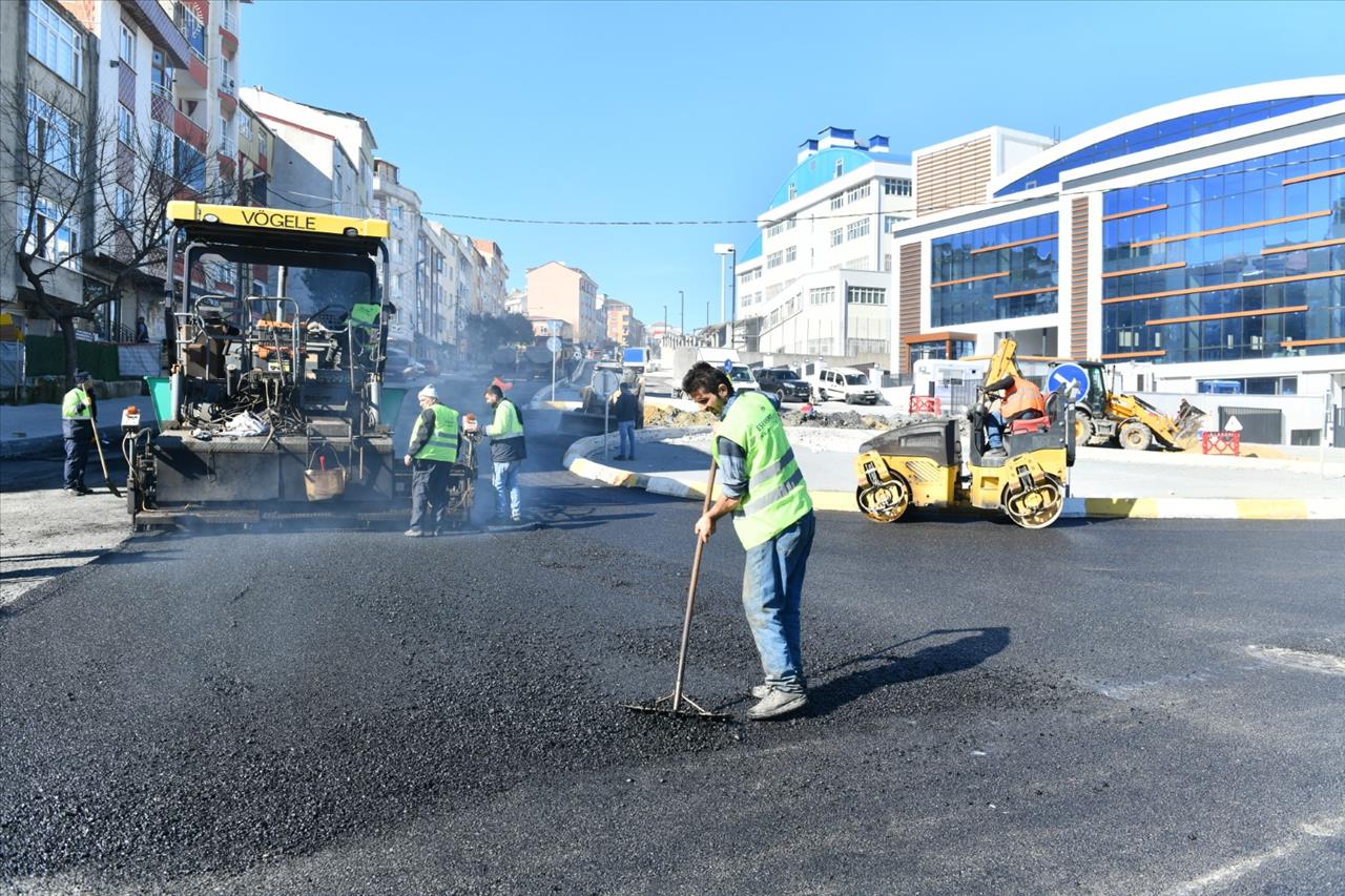 Esenyurt’un Yolları Yenileniyor