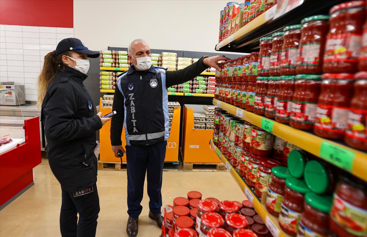 Esenyurt Belediyesi’nden Marketlerde Etiket Denetimi 