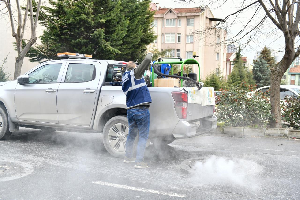 Halk Sağlığı İçin Rögarlar İlaçlanıyor