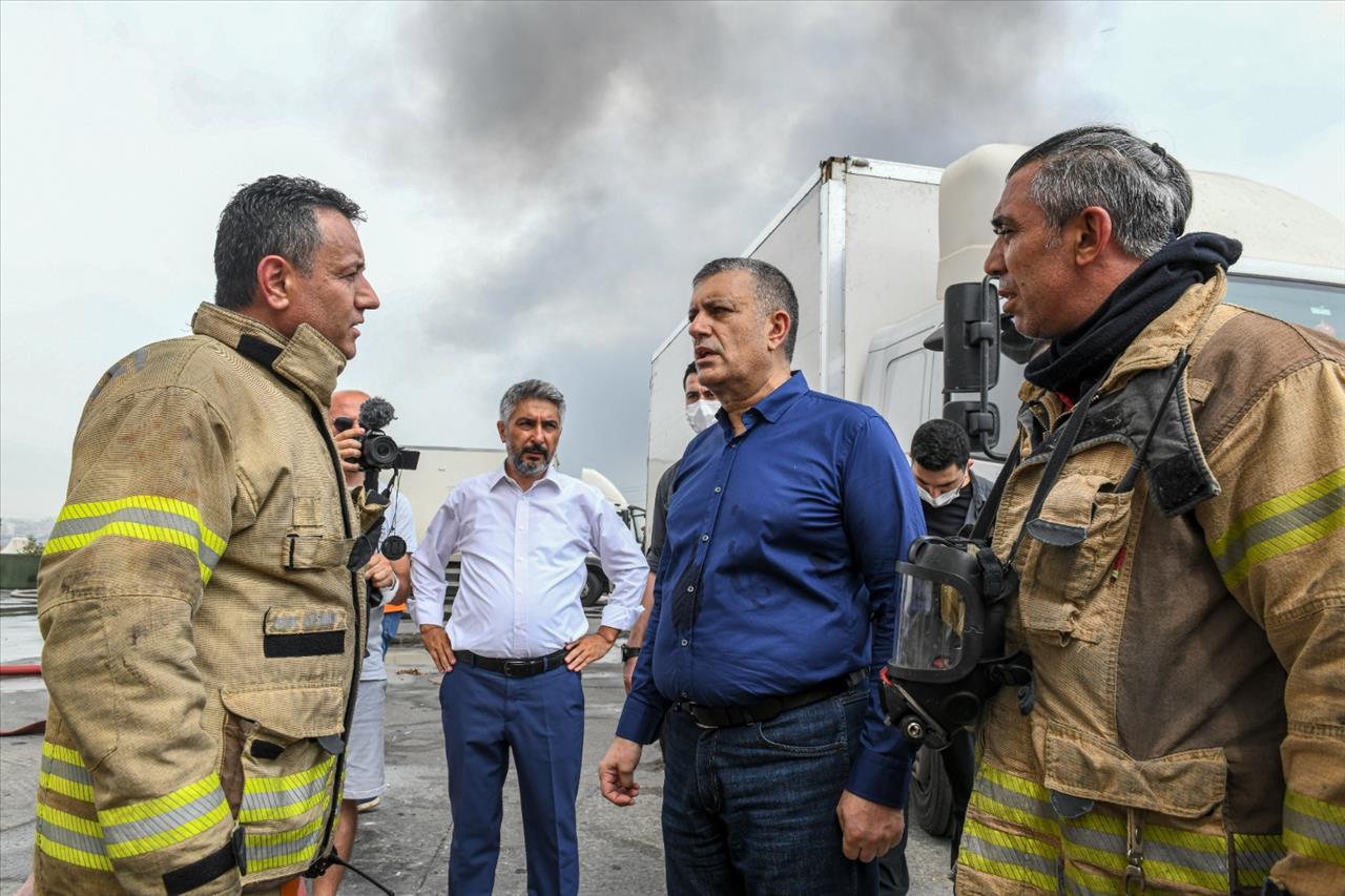 Esenyurt Belediyesi Yangın Söndürme Çalışmalarına Destek Verdi