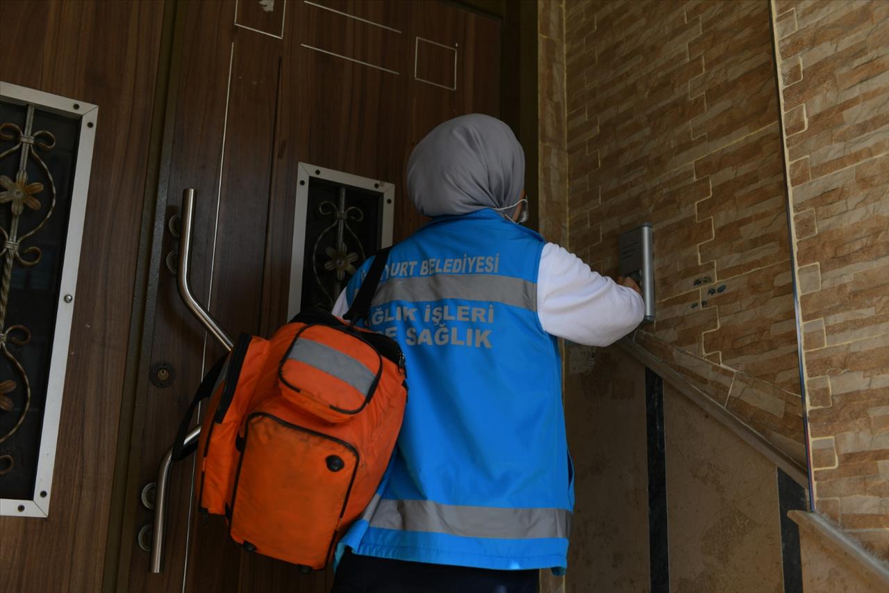 Esenyurt Belediyesi, Nisan Ayında Hizmetlerini Artırarak Devam Etti