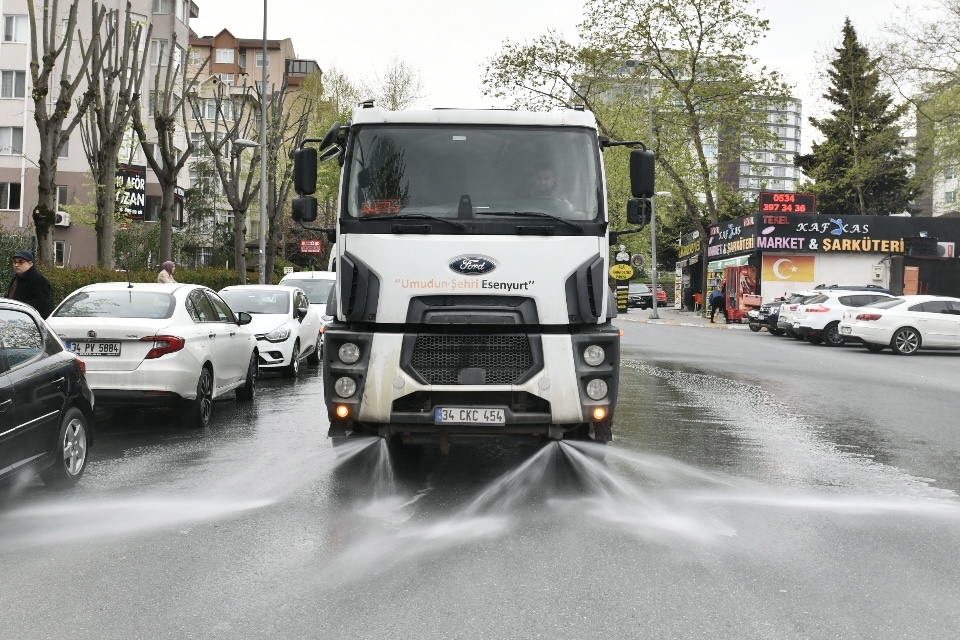 Esenyurt’un Sokaklarında Bayram Temizliği