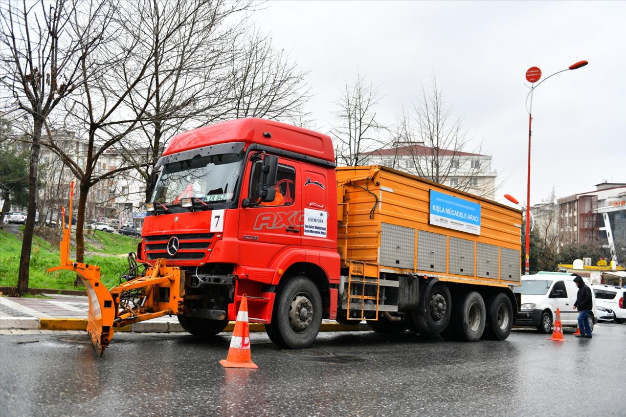 Esenyurt'ta Kışla Mücadele Ekipleri Hazırlıklarını Tamamladı