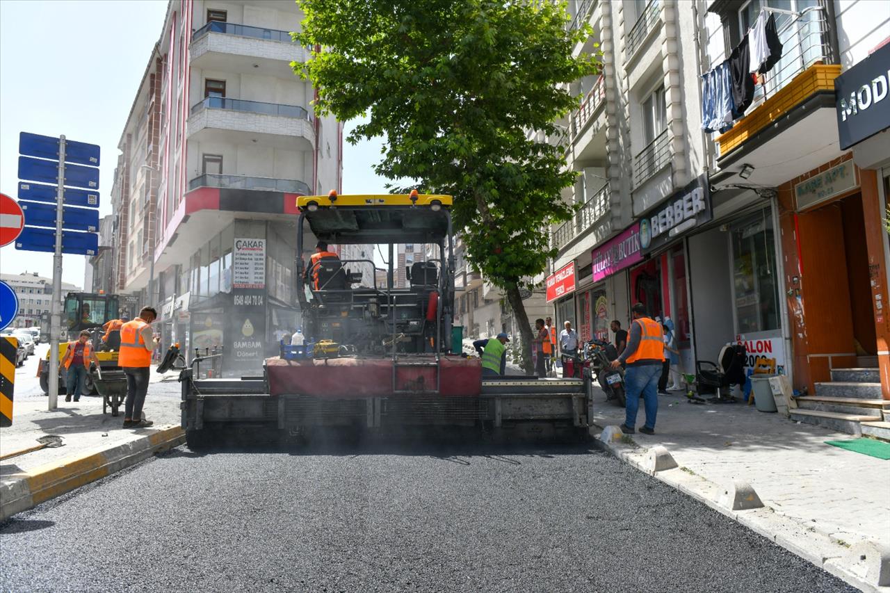 Esenyurt Belediyesi, Yolları Yenilemeye Devam Ediyor