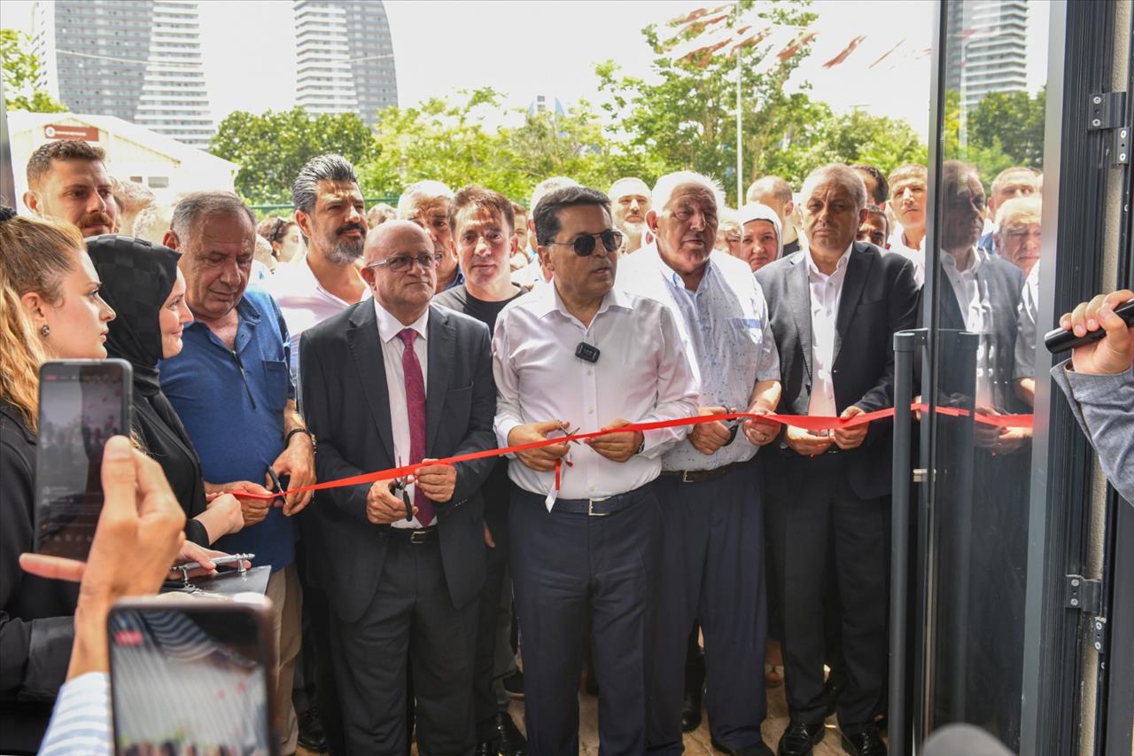 Esenyurt’ta Her Gün 15 Bin Kişiye Sıcak Yemek Verilecek Aşevi Hizmete Açıldı