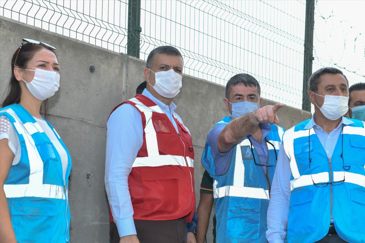 Başkan Bozkurt, Asfalt Ve Parke Çalışmalarını Yerinde İnceledi